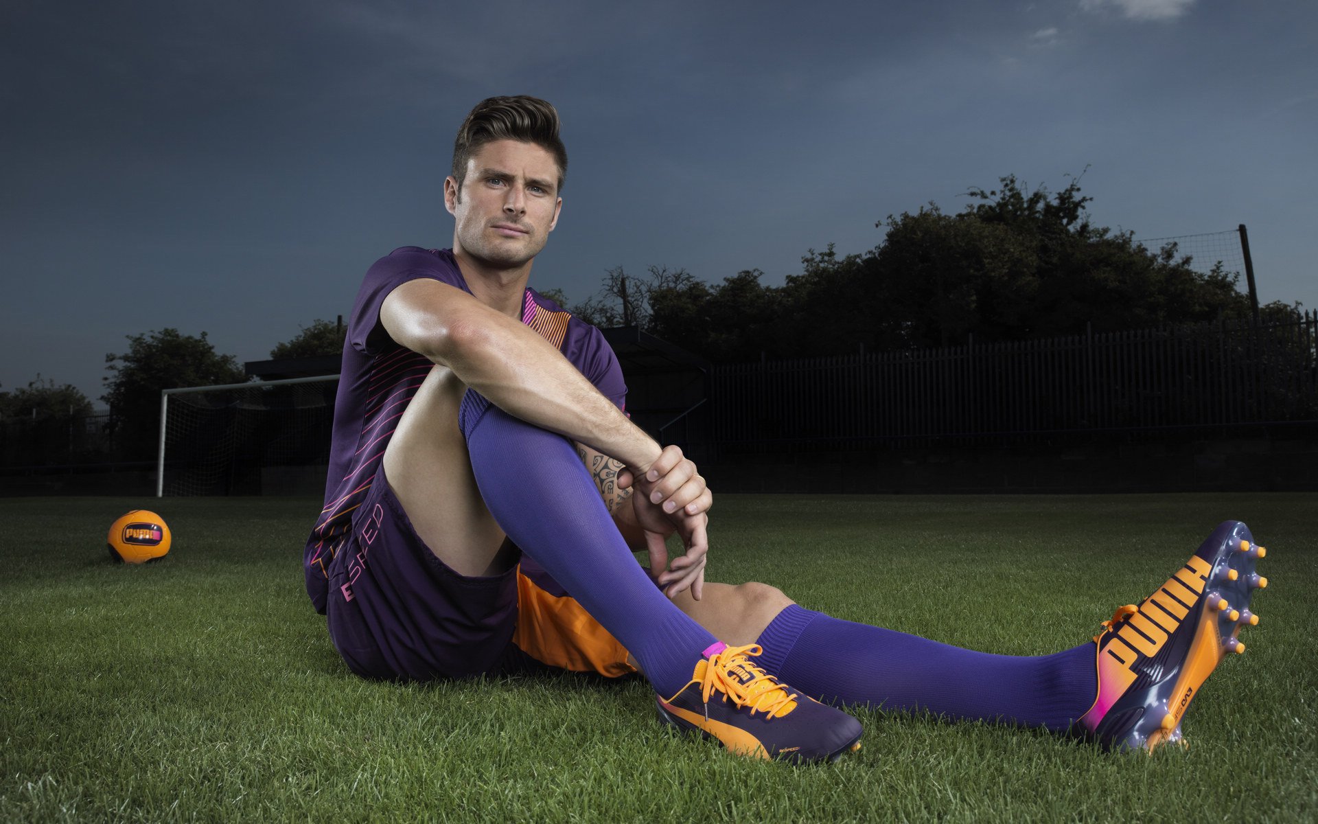 JIUYOU GAMING-“足球公益跑活动在各大城市同步举行，凝聚人心”，足球公益活动标语